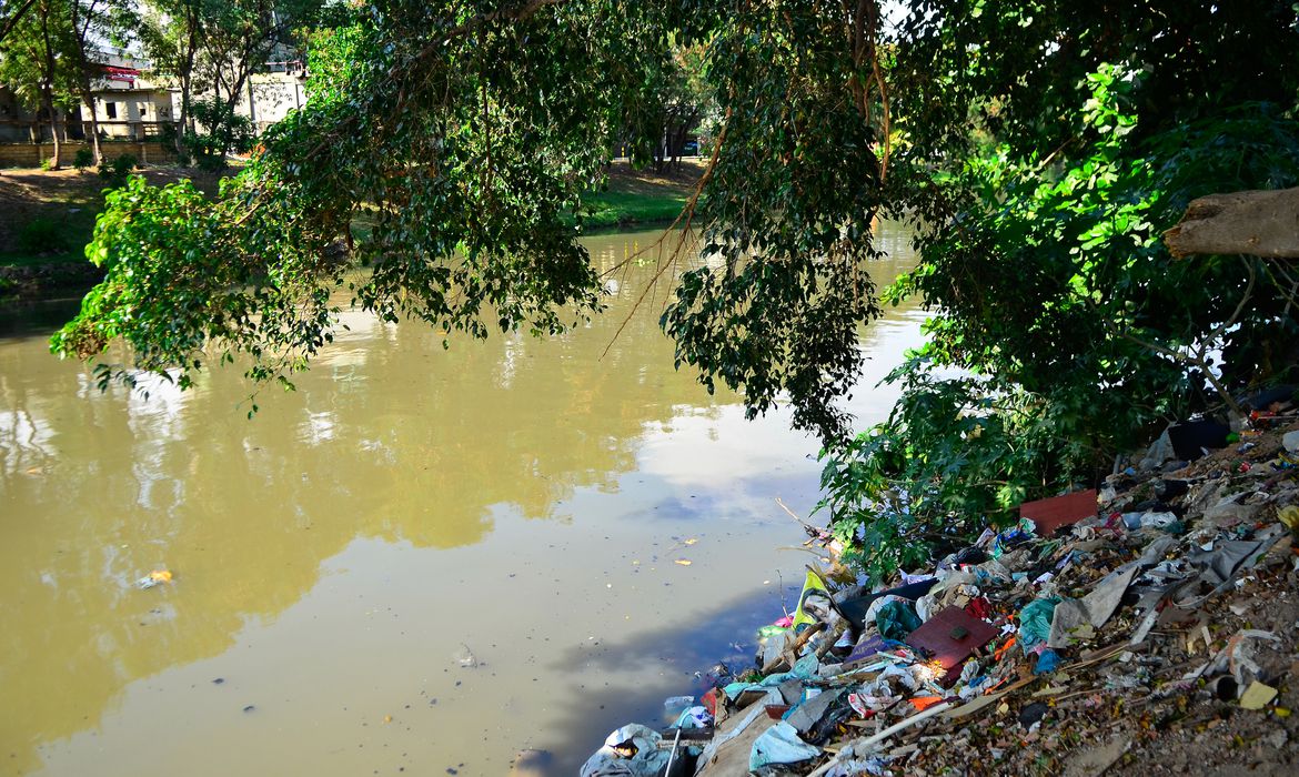 Presença de fármacos nos rios é ameaça à saúde mundial, mostra estudo
