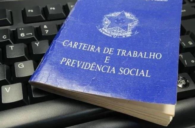 Taxa de desemprego fica em 11,6% no trimestre até dezembro, revela IBGE