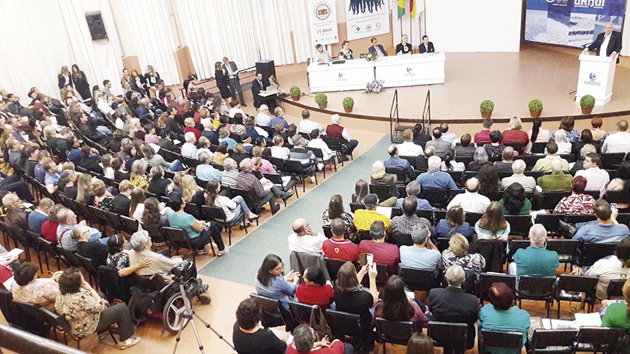 Conferência Municipal de Saúde reúne grande público no Campus da Unijuí