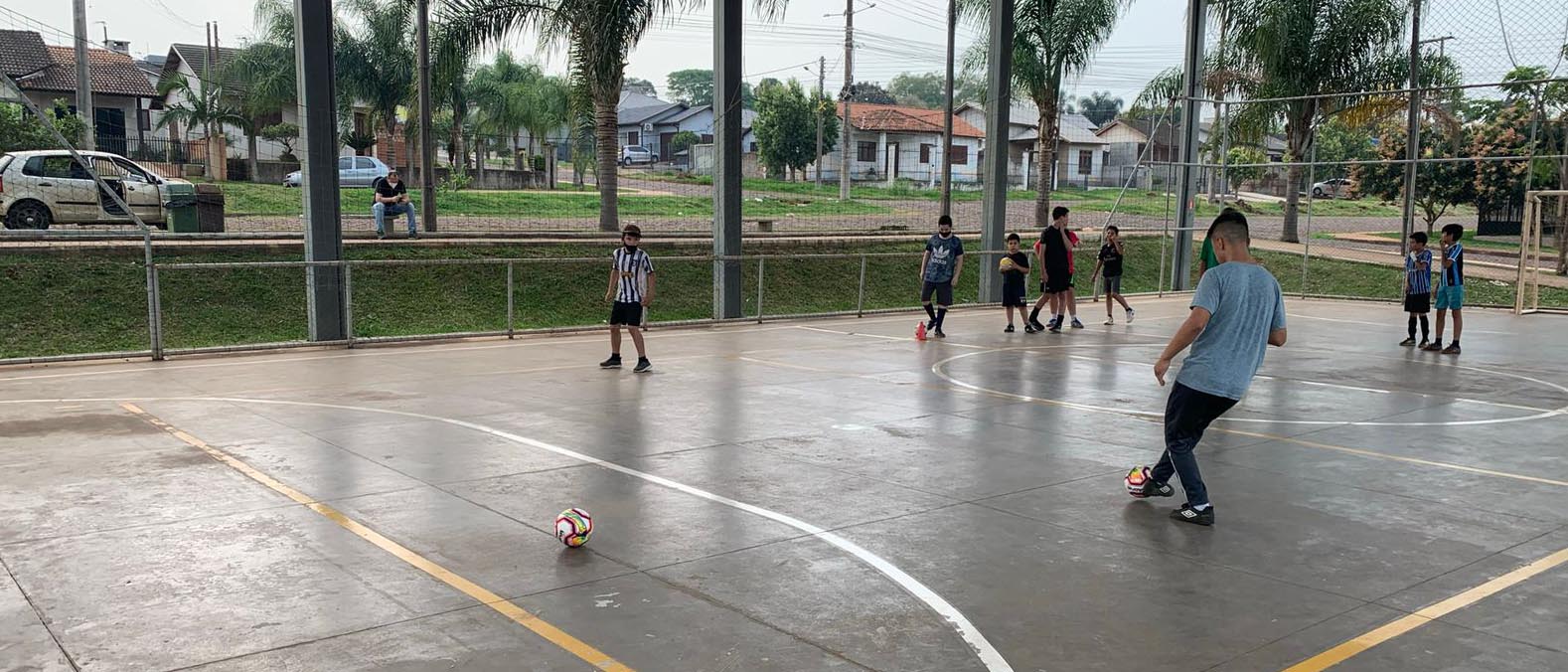 Secretaria de Esporte amplia horário nas escolinhas de Futsal e Futebol