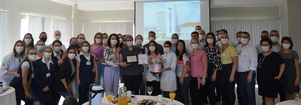 Enfermeira Jacinta Spies recebe homenagem no Hospital Vida & Saúde