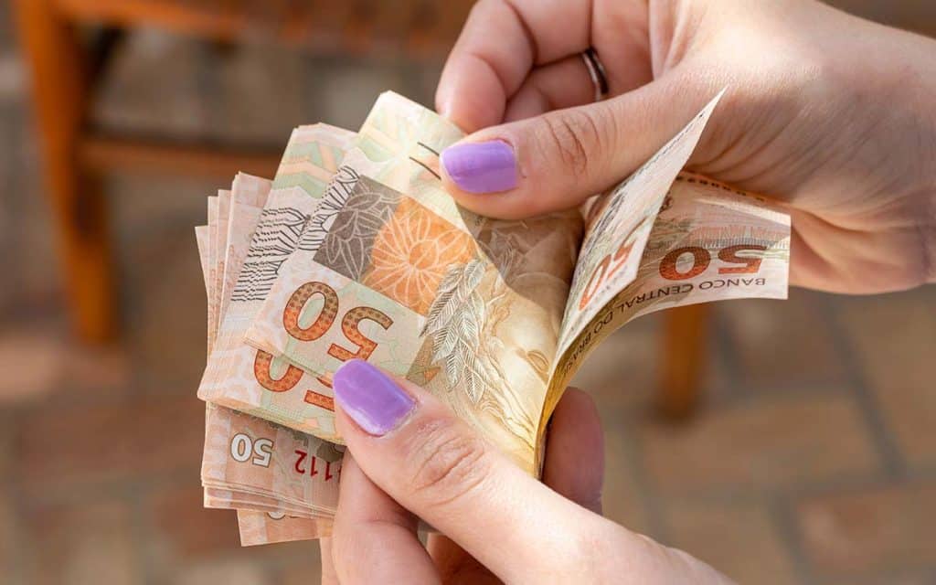 Salário mínimo ideal deveria ser de R$ 5.900 no Brasil