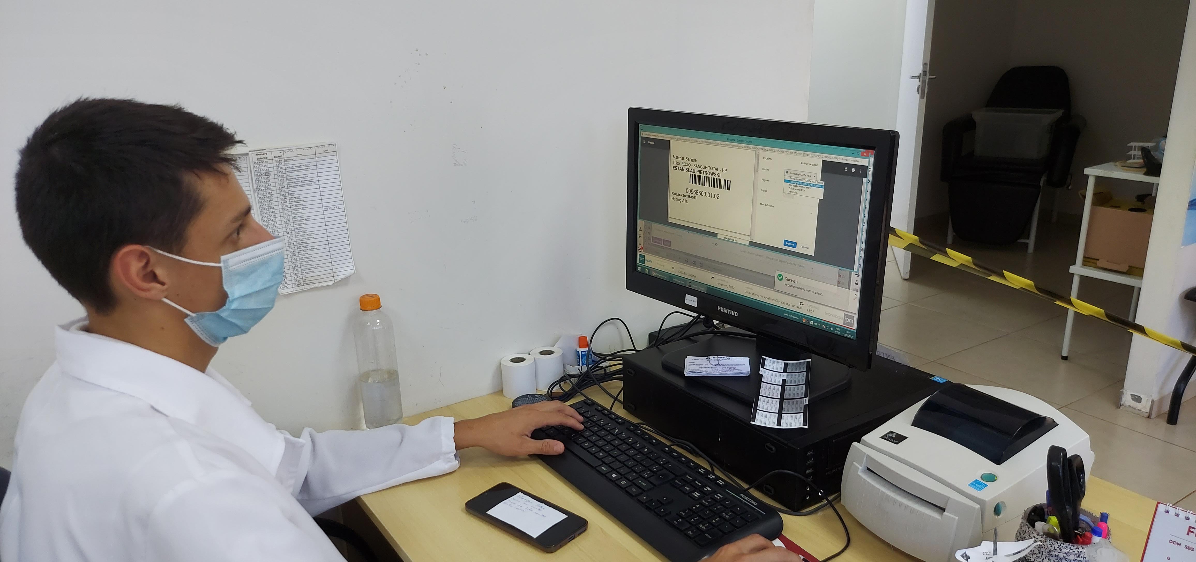 Laboratório da  FUMSSAR implementa sistema de interfaceamento