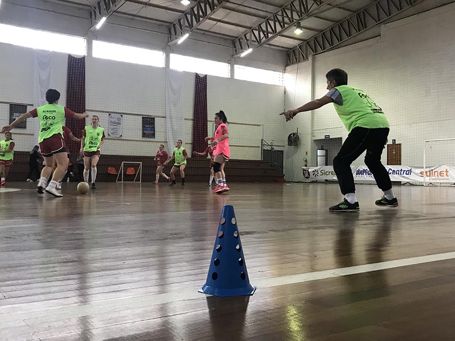 Estadual de futsal feminino domingo em Santa Rosa