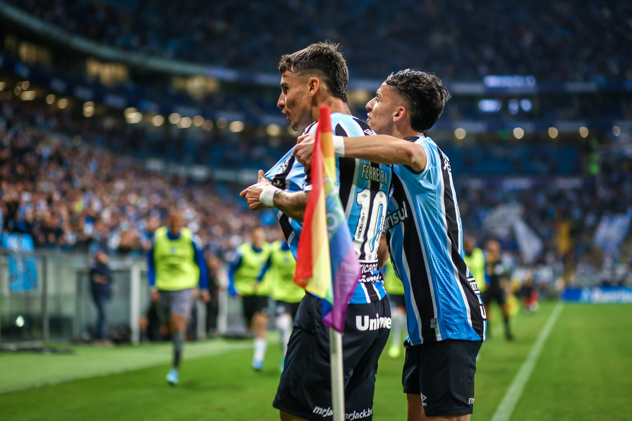 O Grêmio continua na luta para achar o time ideal