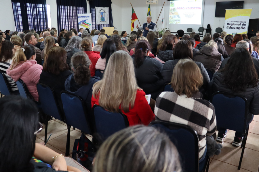 Ação aproxima escolas da rede estadual e fornecedores da agricultura familiar na região de Santa Rosa