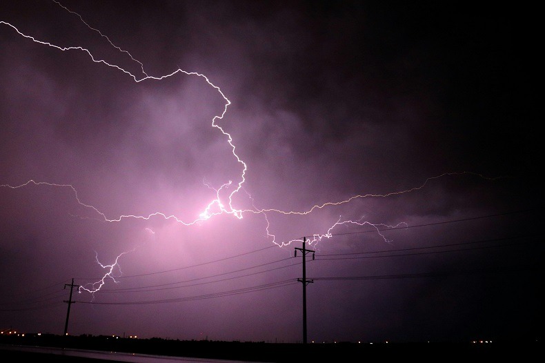 RGE – Dicas para evitar acidentes com a rede elétrica durante tempestades 