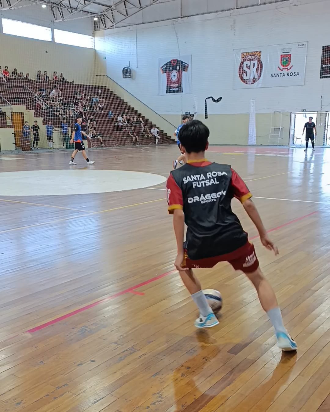 Mais de 200 crianças participam da seletiva do Santa Rosa Futsal