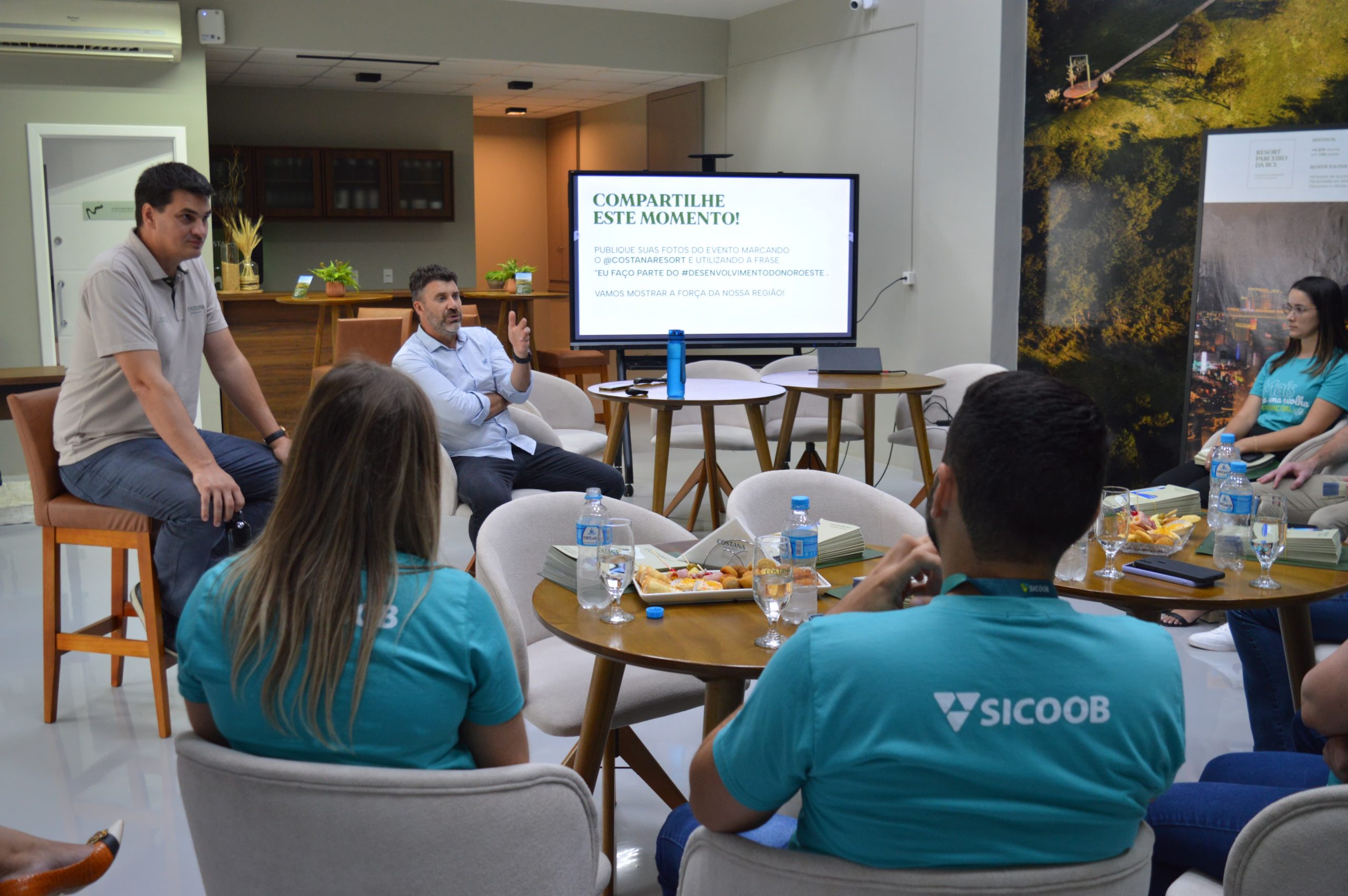 Costana Frontier Resort assina parceria e recebe visita de gerentes do Sicoob