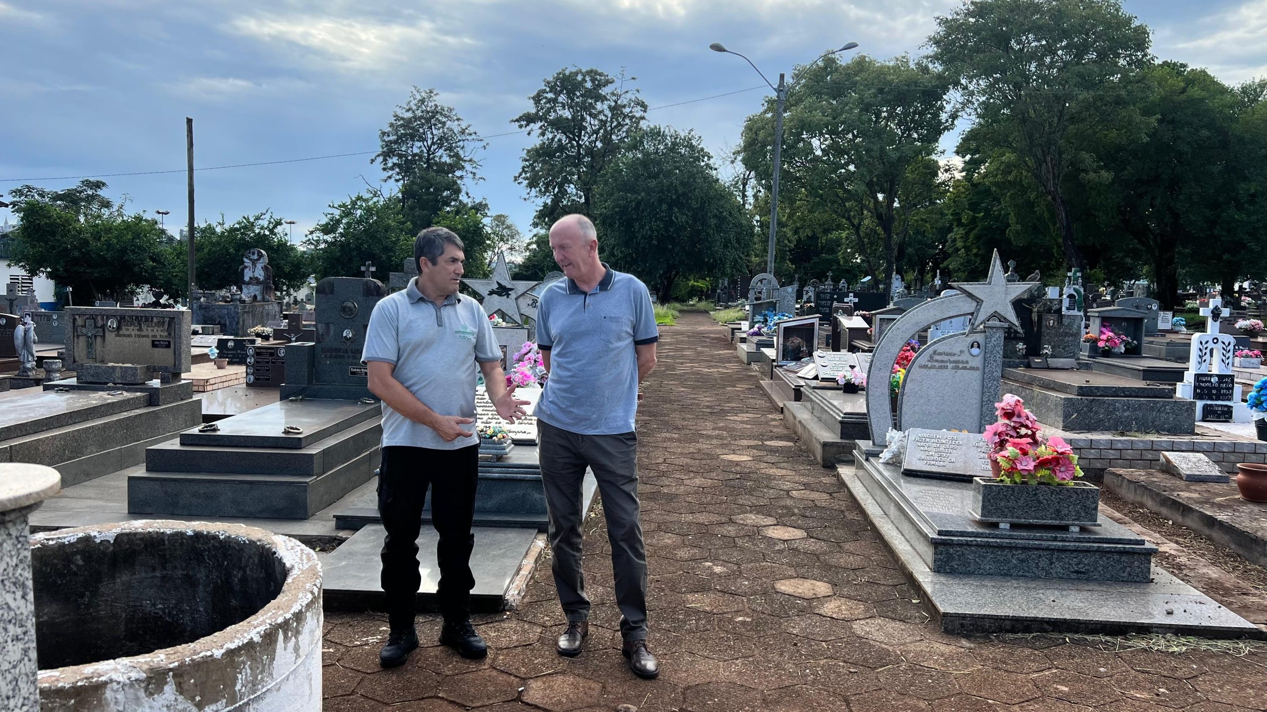 Serviços de manutenção nos Cemitérios Municipais de Santa Rosa