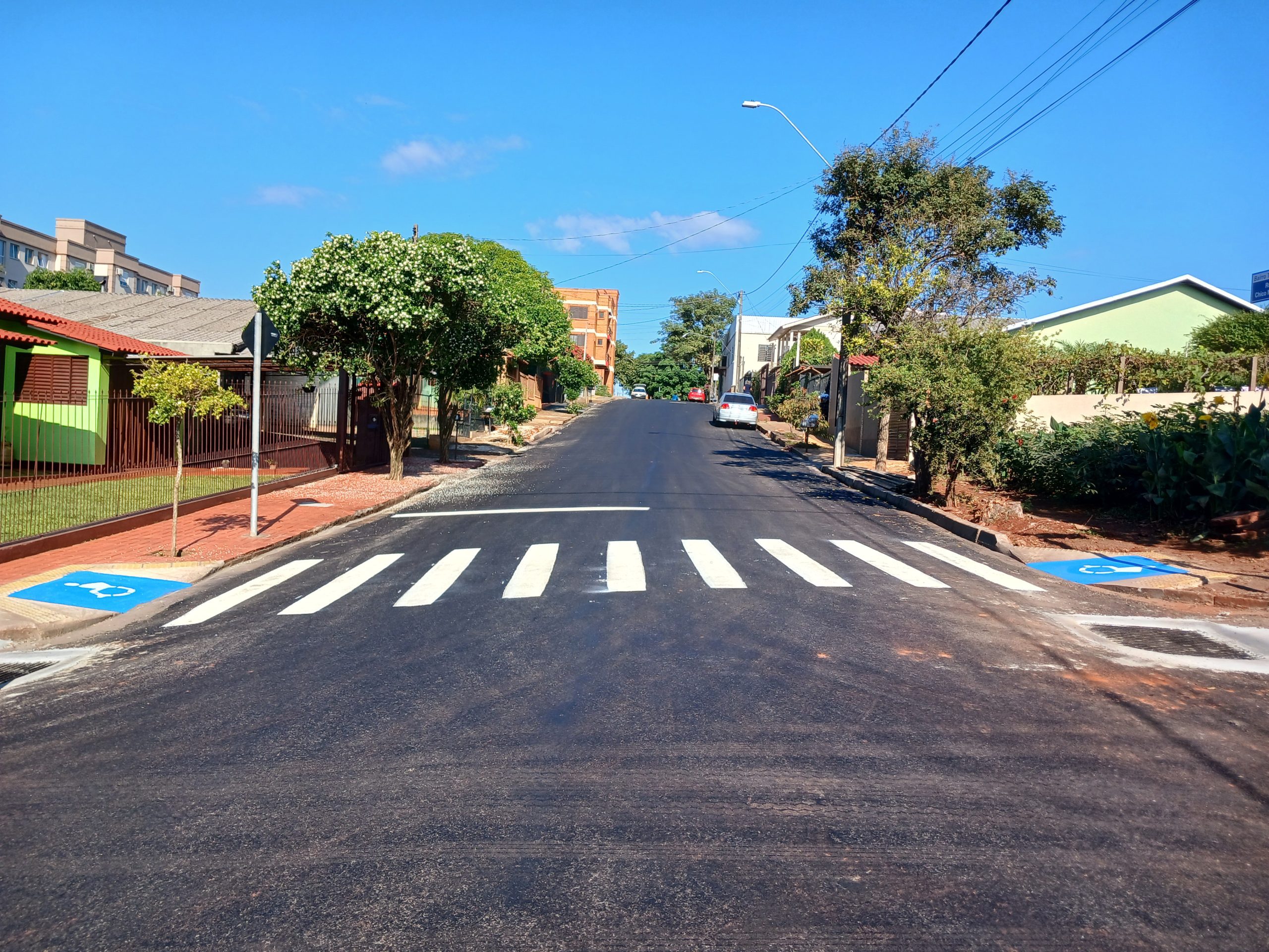 Asfalto da Rua Chico Mendes no bairro Timbaúva está concluído