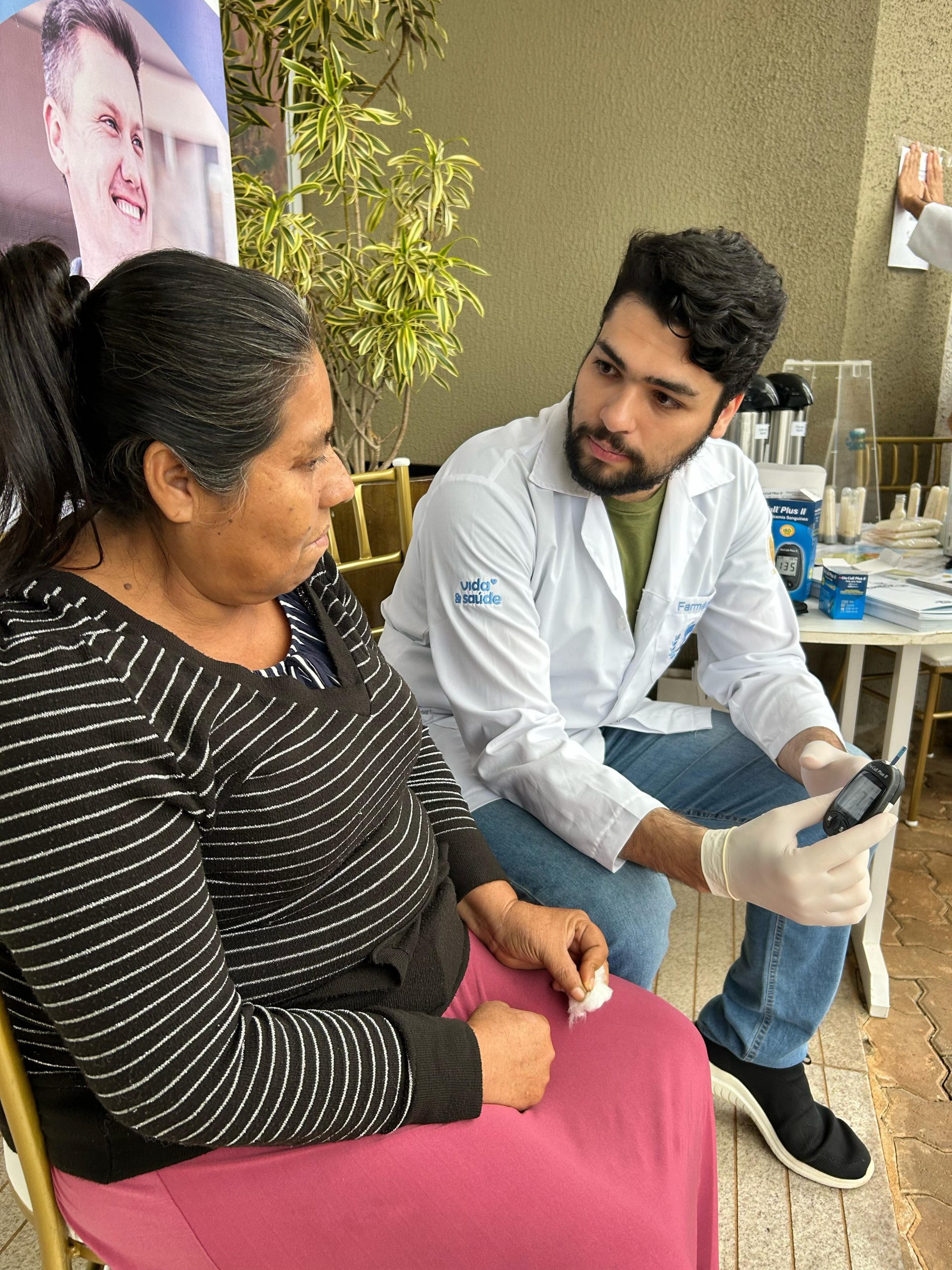 No Dia Mundial da Saúde, residentes do HVS promovem ação de cuidado