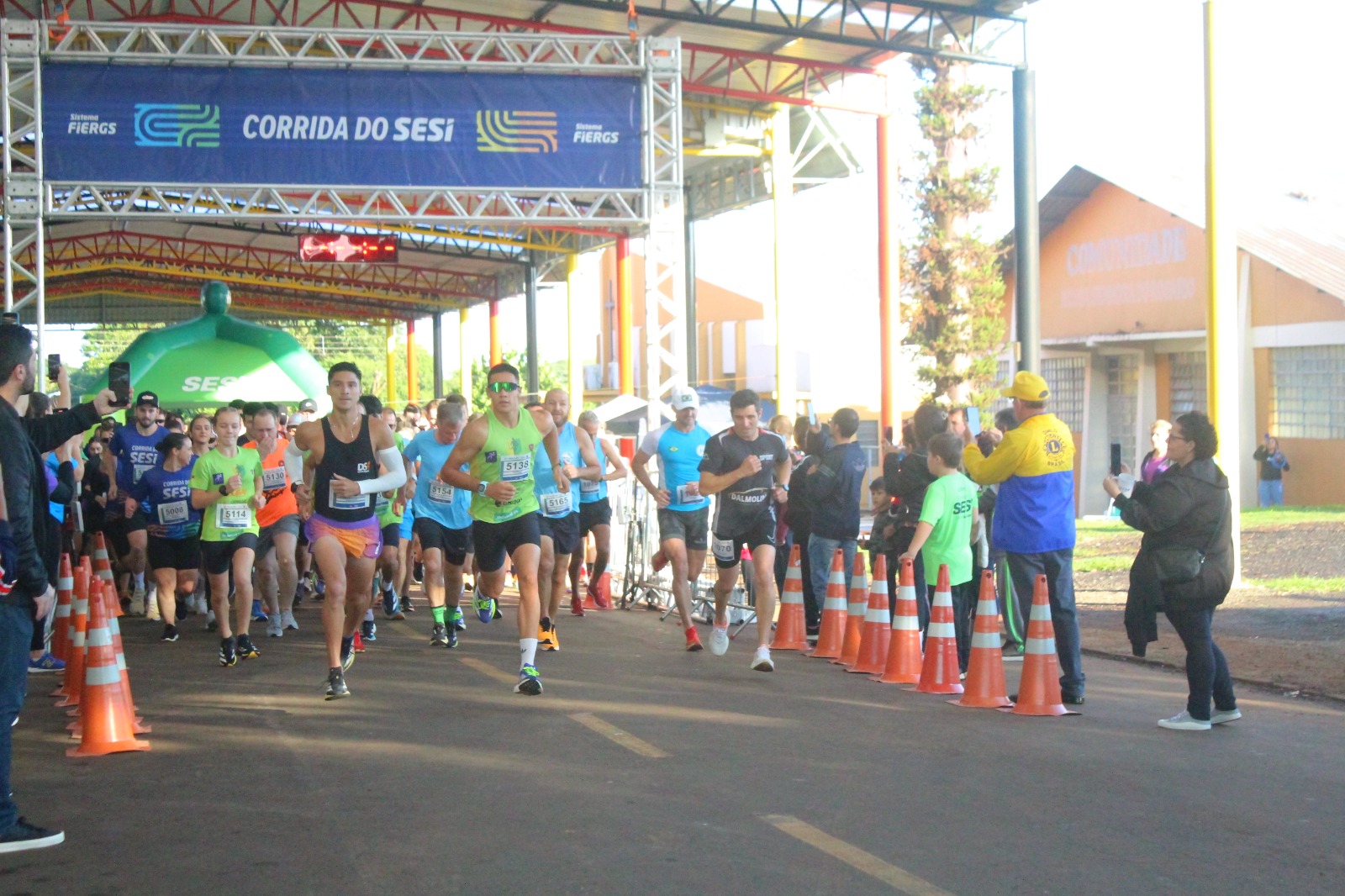 Corrida do SESI reúne mais de 450 atletas em Santa Rosa e arrecada 6 toneladas de alimentos
