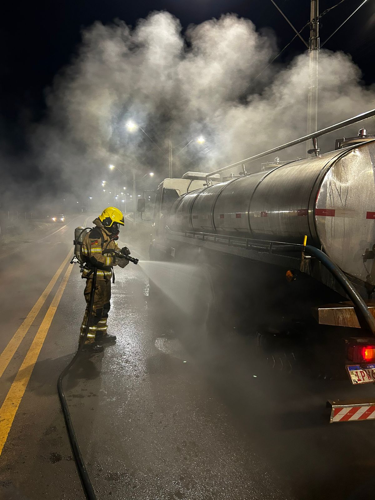 Princípio de incêndio em caminhão Princípio de incêndio em caminhão