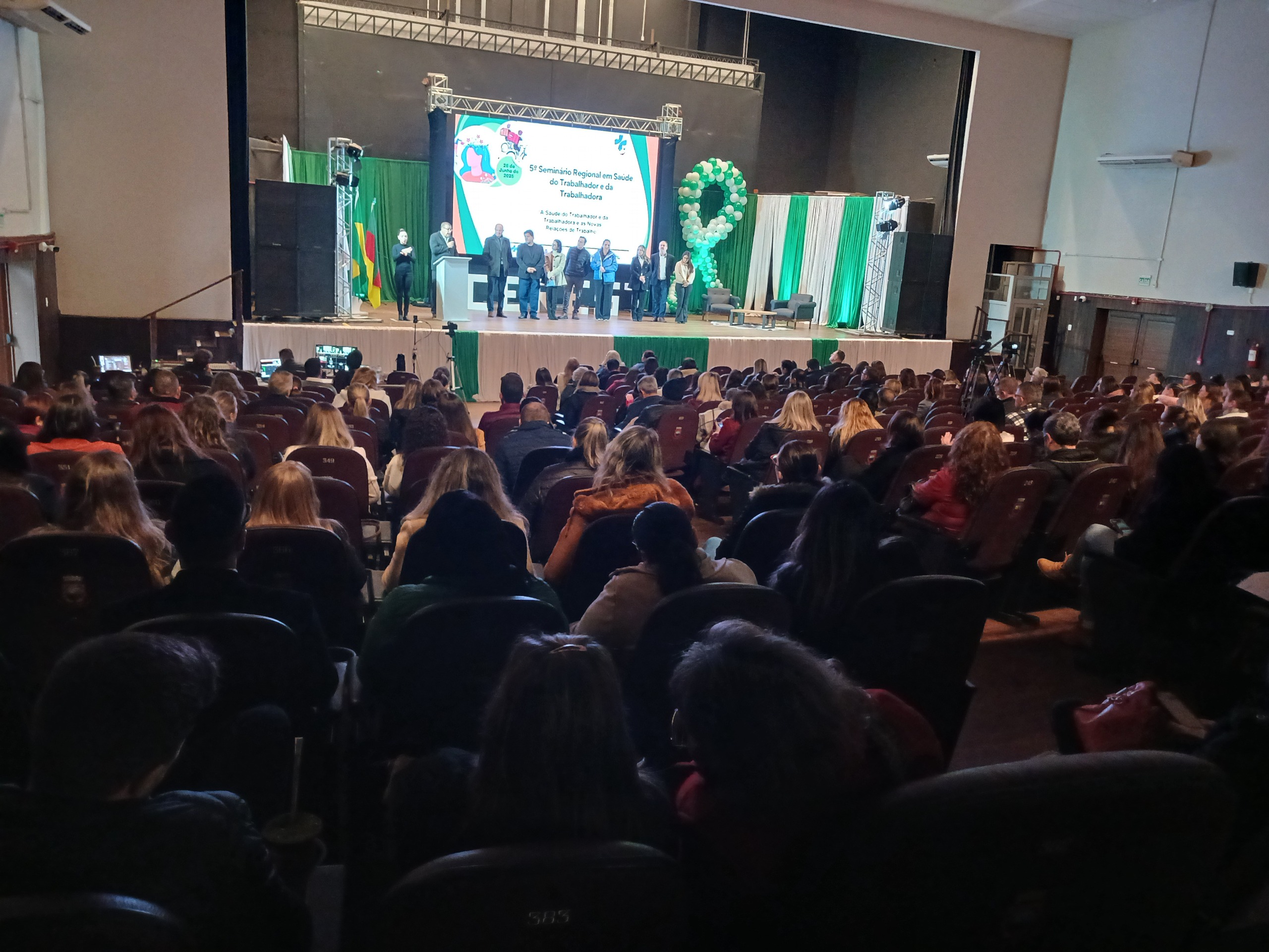 5º Seminário Regional em Saúde do Trabalhador e da Trabalhadora reúne cerca de 800 participantes 5º Seminário Regional em Saúde do Trabalhador e da Trabalhadora reúne cerca de 800 participantes