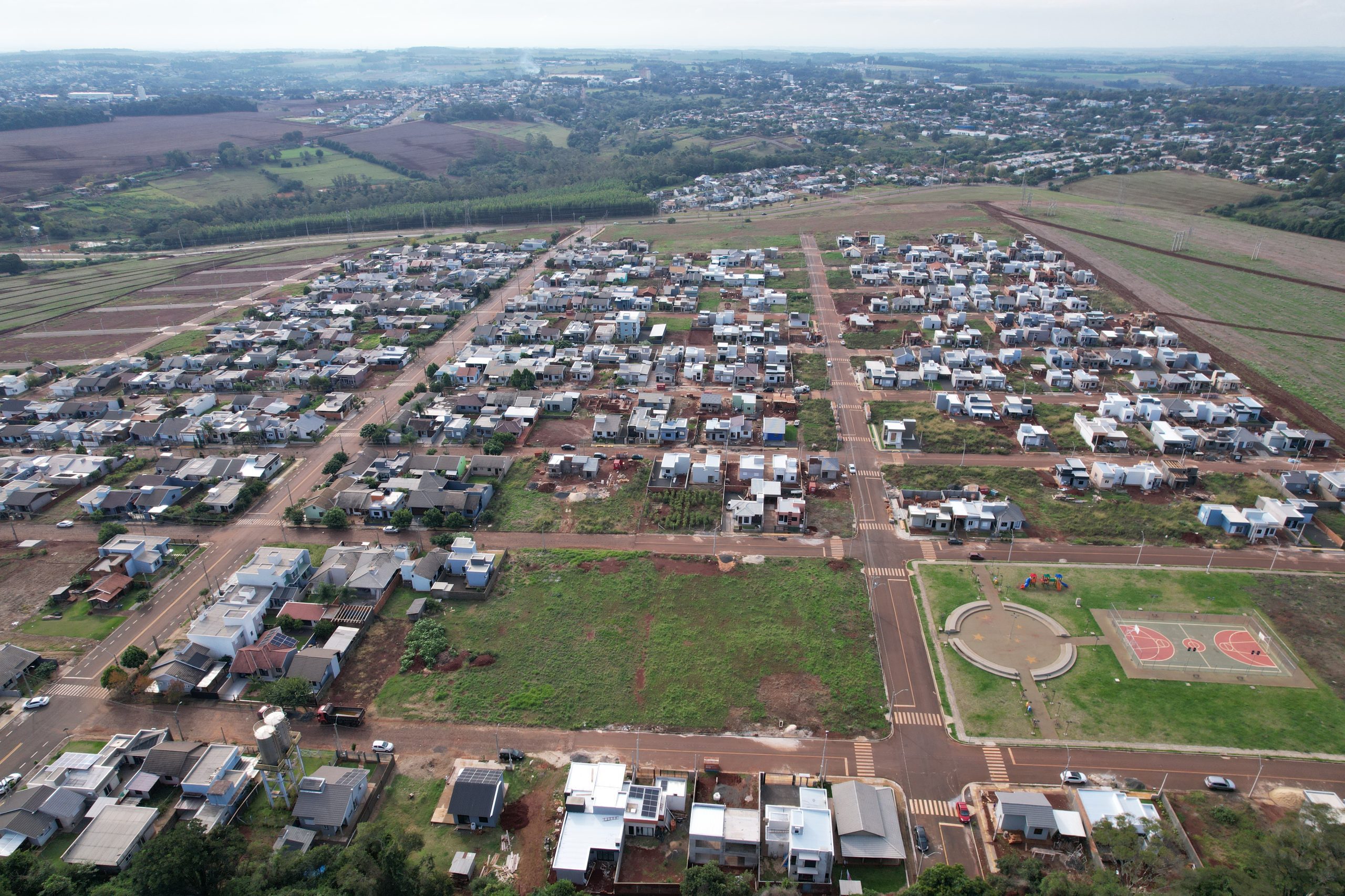 Mais de 800 famílias já foram beneficiadas pelo Programa Santa Rosa Verde e Amarela