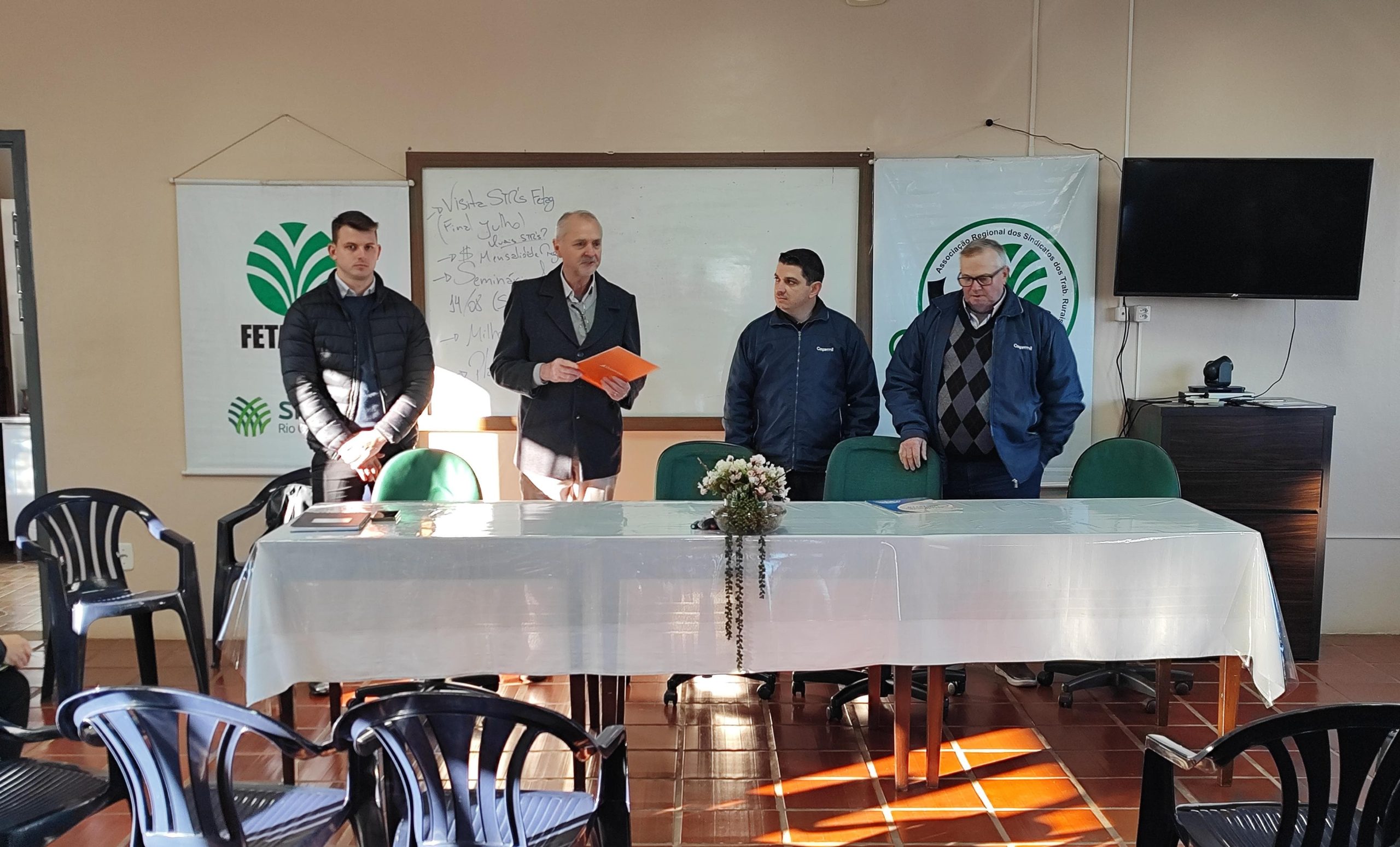 Cotrirosa repassa mais de R mil aos Sindicatos dos Trabalhadores Rurais