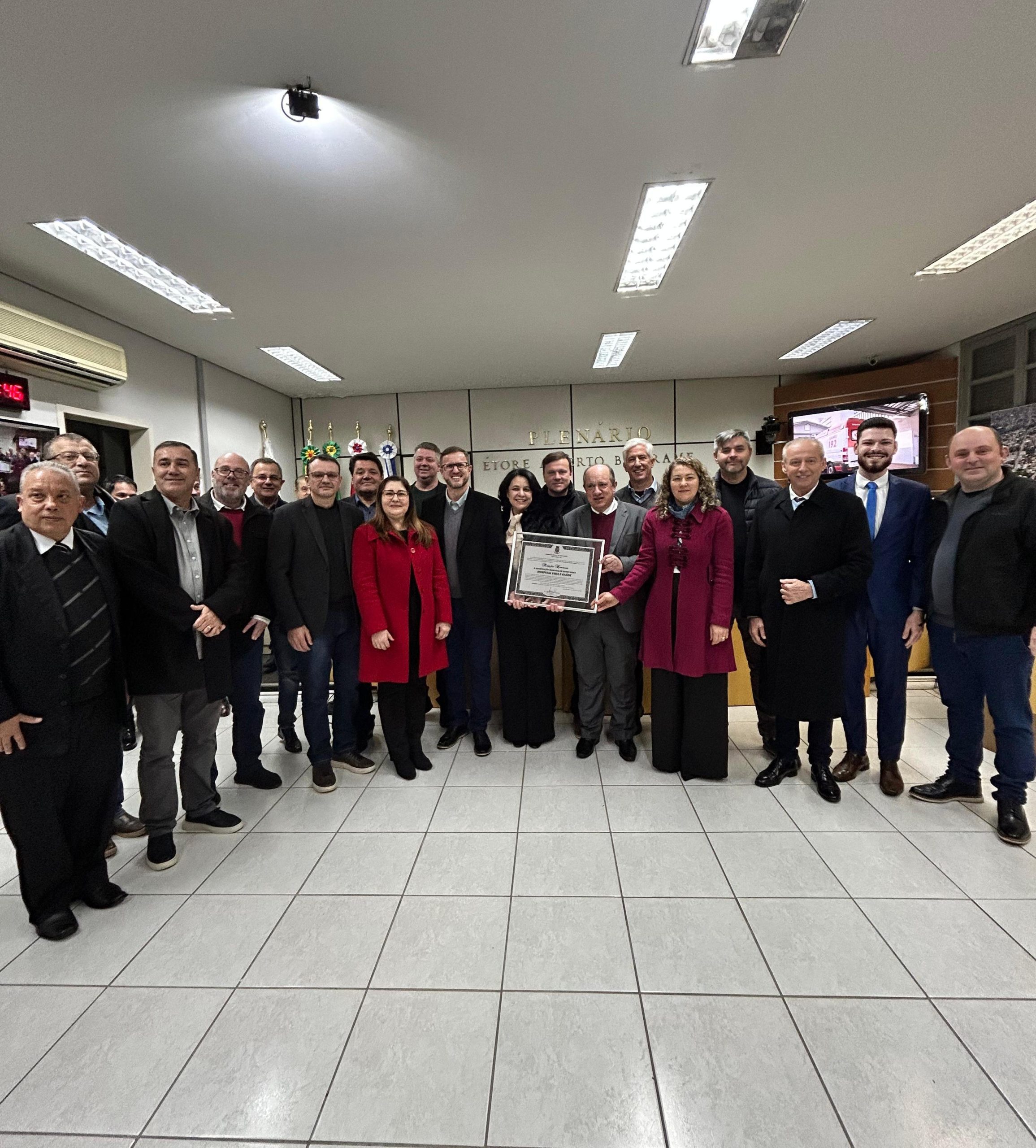 Vida & Saúde recebe homenagem da Câmara pelos 90 anos de história