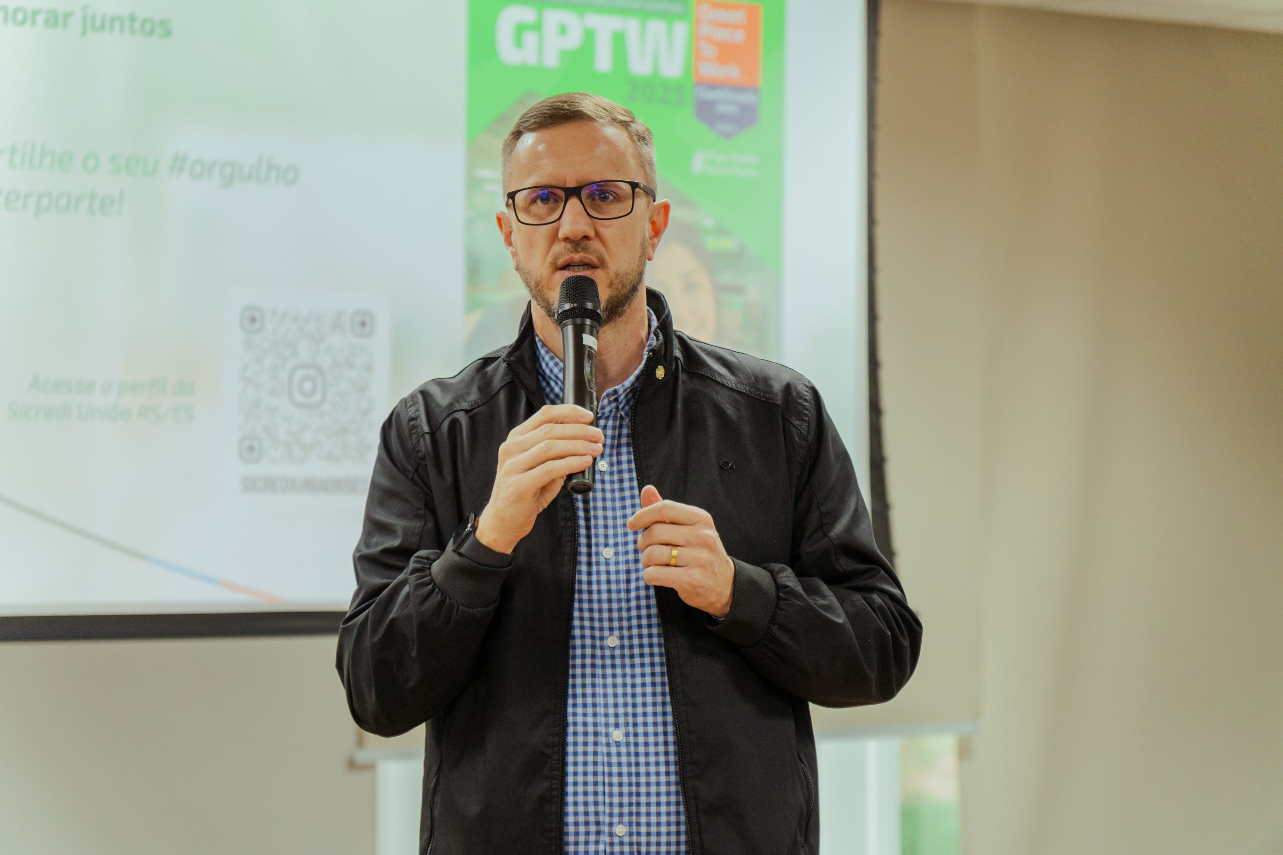 Sicredi é certificado como uma das melhores empresas