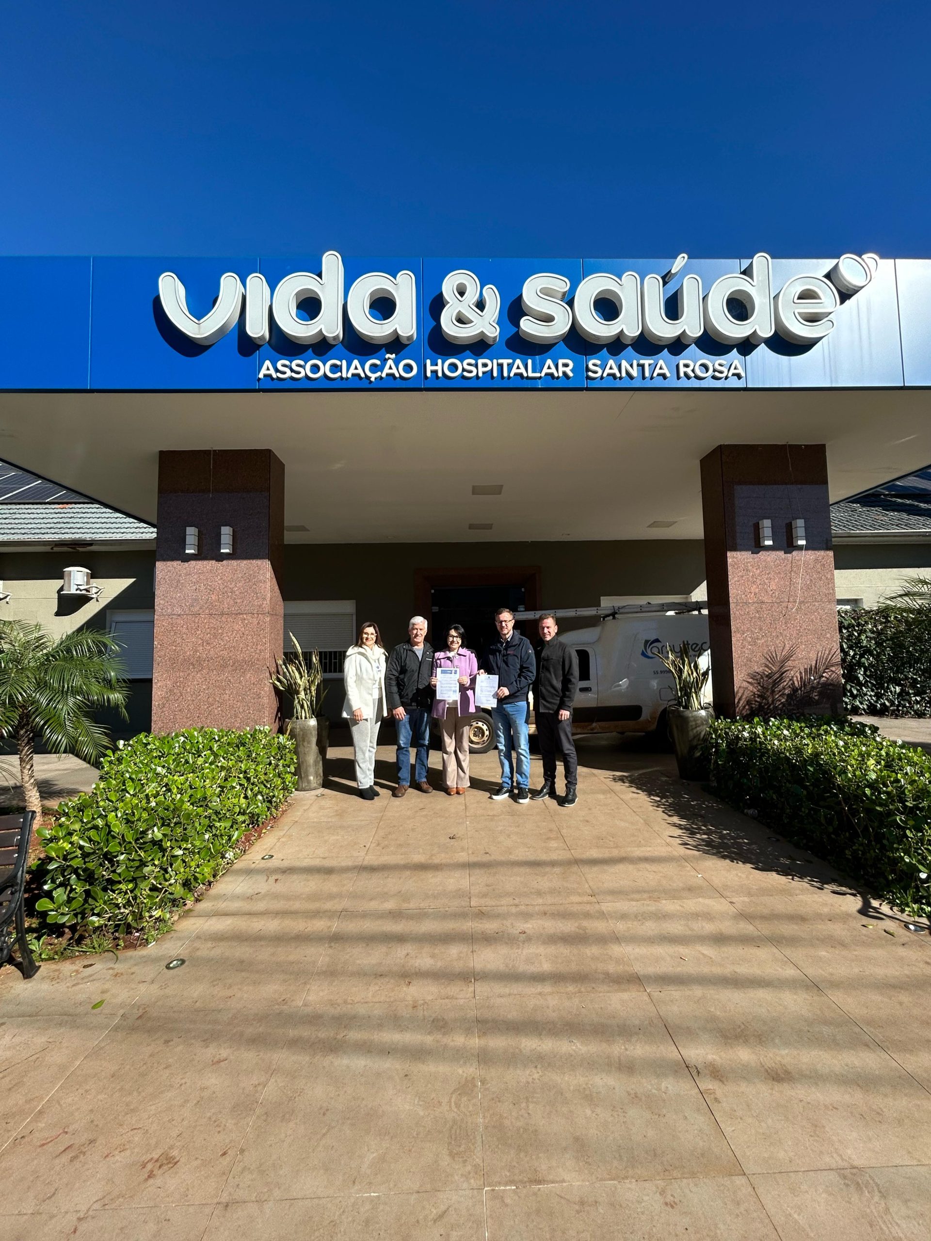 Em parceria com o senador Heinze, Vitor De Conti garante emenda de R$ 200 mil para o Hospital Vida e Saúde Em parceria com o senador Heinze, Vitor De Conti garante emenda de R$ 200 mil para o Hospital Vida e Saúde