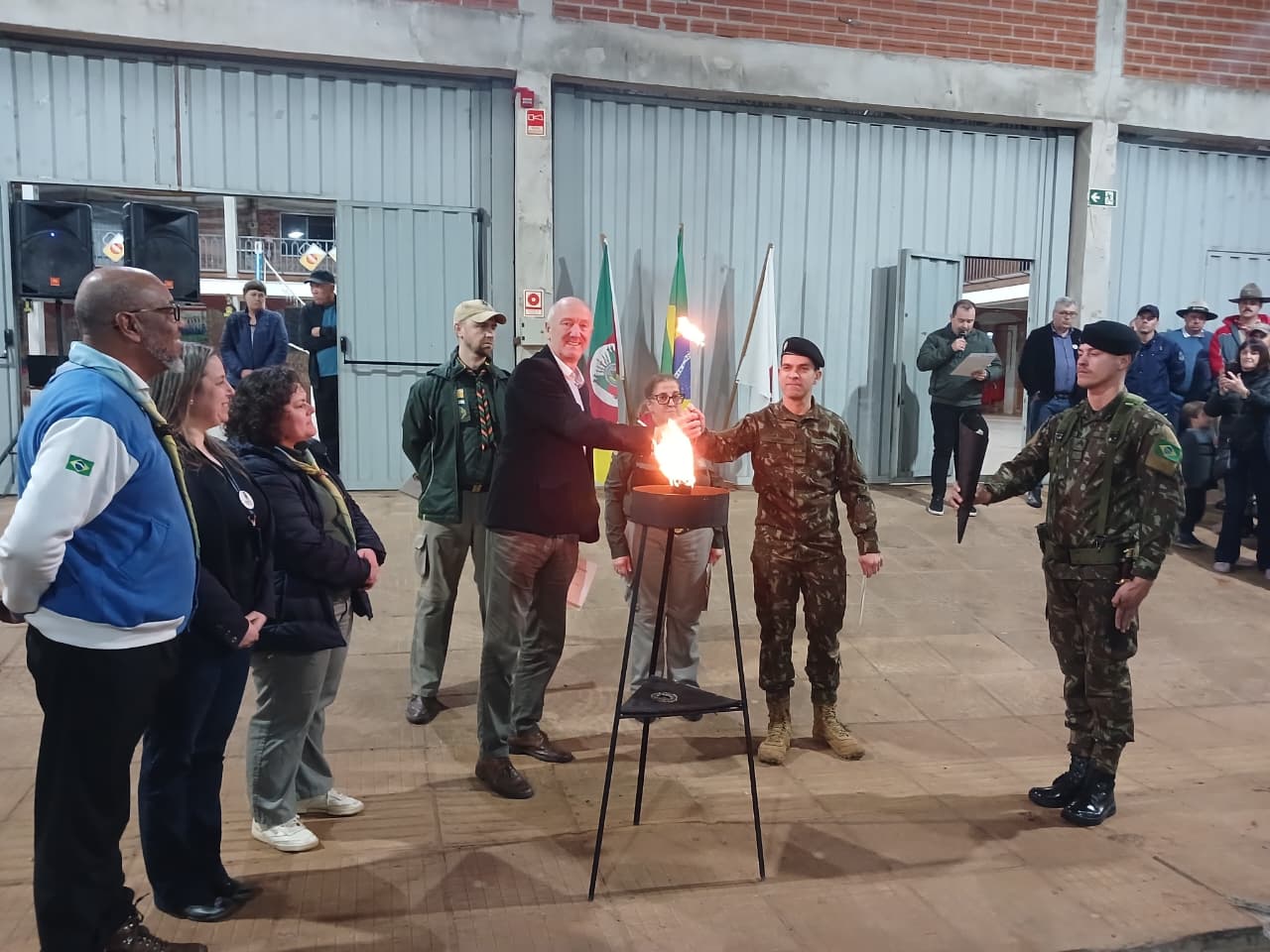 Fogo Simbólico da Pátria é recepcionado em Santa Rosa