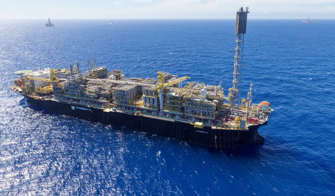 Petrobras libera início da construção de quatro navios no RS