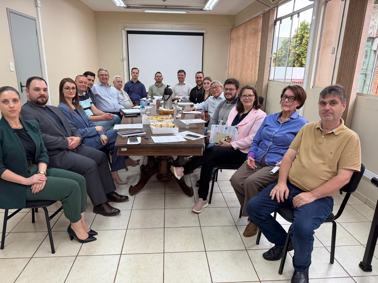 Prefeitura e cartórios discutem aplicação do Provimento 195/2025 do CNJ