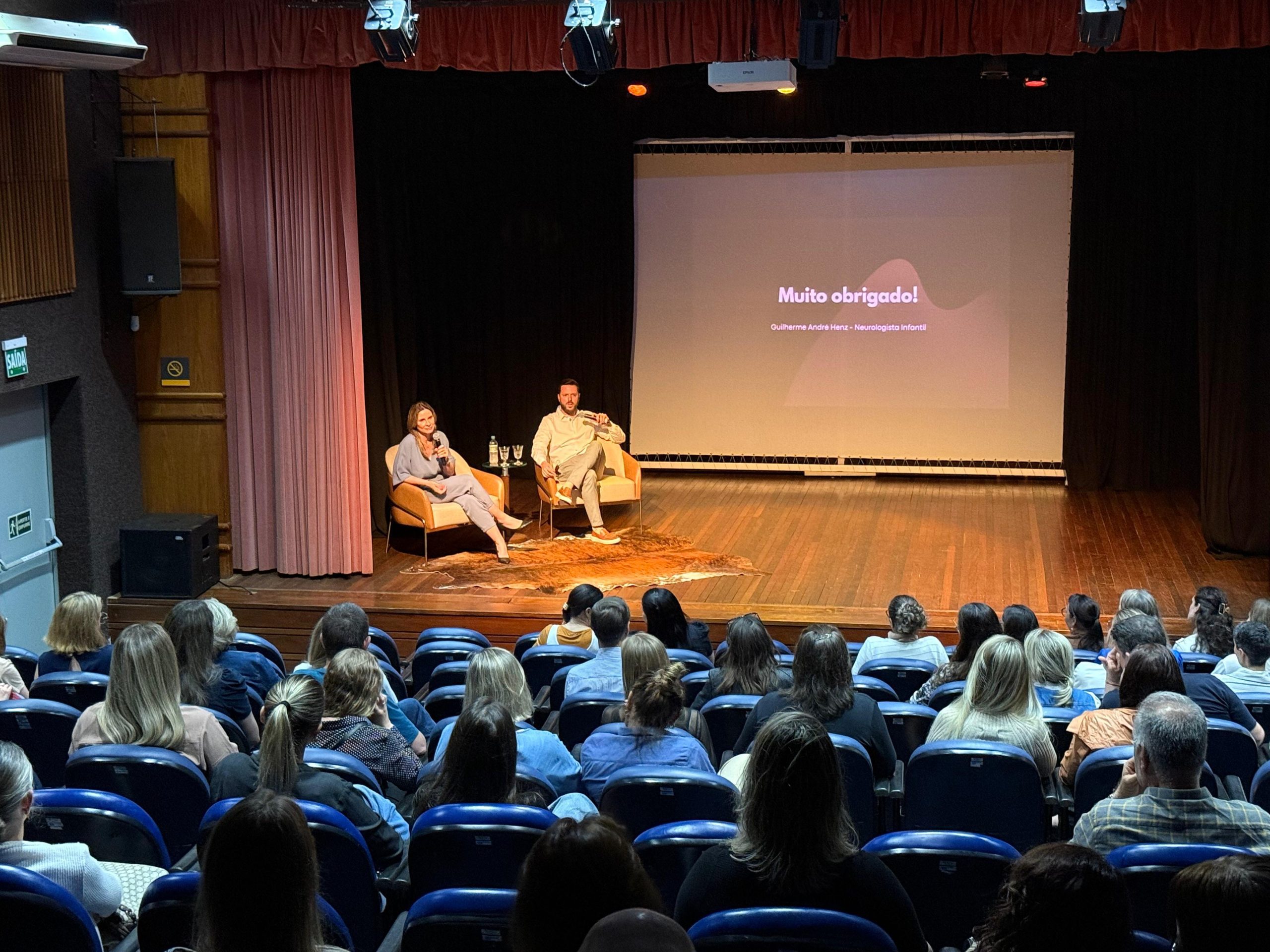 Crescer Família encerra 2025 com reflexão sobre dependência digital