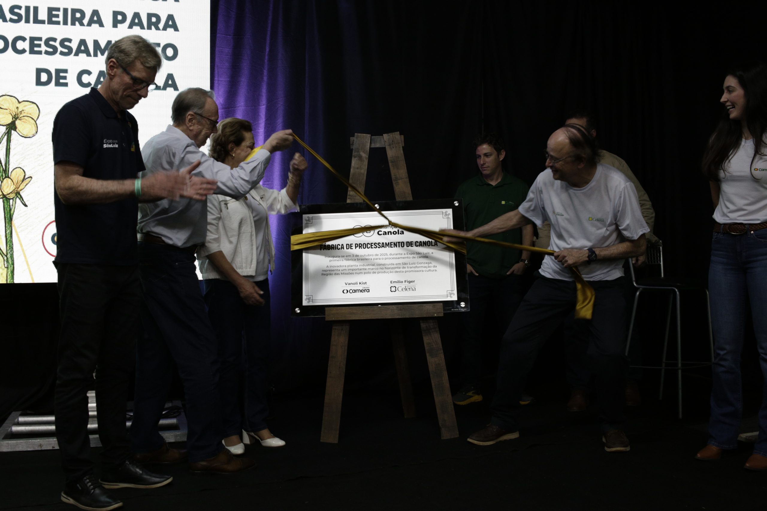Grupo Camera e Celena inauguram a primeira fábrica exclusiva de processamento de canola do Brasil em São Luiz Gonzaga Grupo Camera e Celena inauguram a primeira fábrica exclusiva de processamento de canola do Brasil em São Luiz Gonzaga