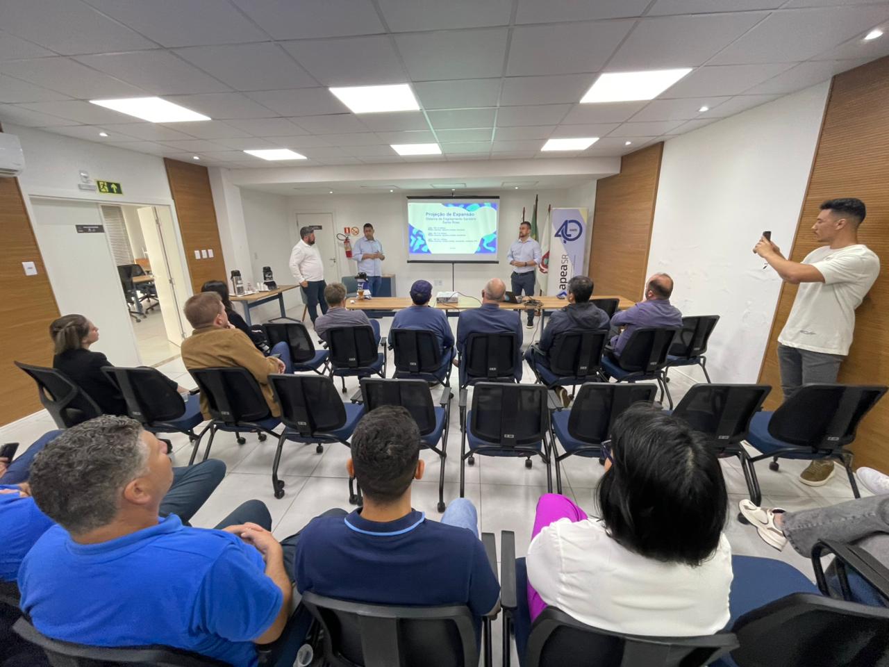Corsan participa de reunião com lideranças de Santa Rosa Corsan participa de reunião com lideranças de Santa Rosa