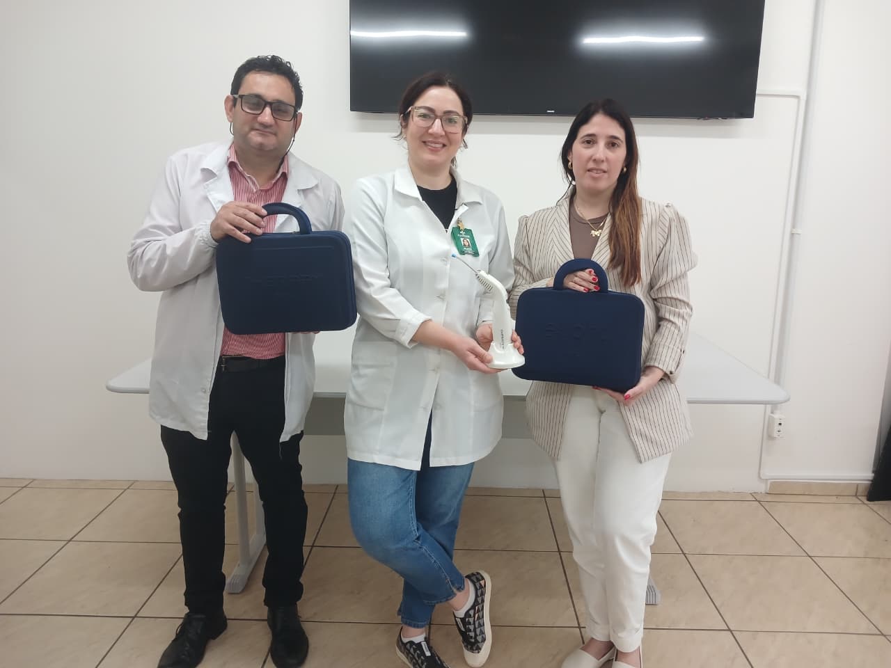 Fundação tem atendimento domiciliar com Laserterapia Fundação tem atendimento domiciliar com Laserterapia