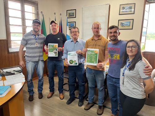 Reunião em Porto Mauá trata de ações para prevenir o Greening na citricultura Reunião em Porto Mauá trata de ações para prevenir o Greening na citricultura
