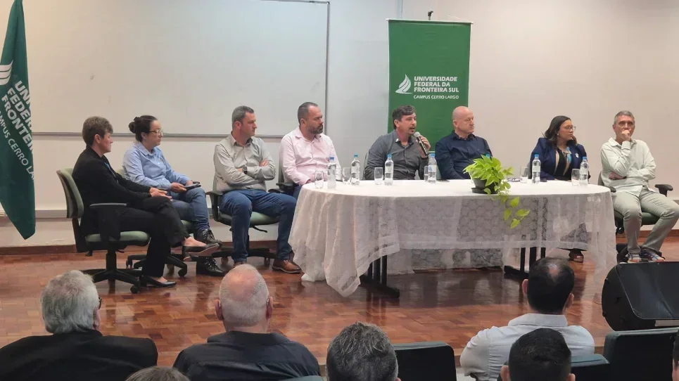CAMEM realiza visita técnica ao Campus Cerro Largo da UFFS para avaliar implantação de curso de Medicina CAMEM realiza visita técnica ao Campus Cerro Largo da UFFS para avaliar implantação de curso de Medicina