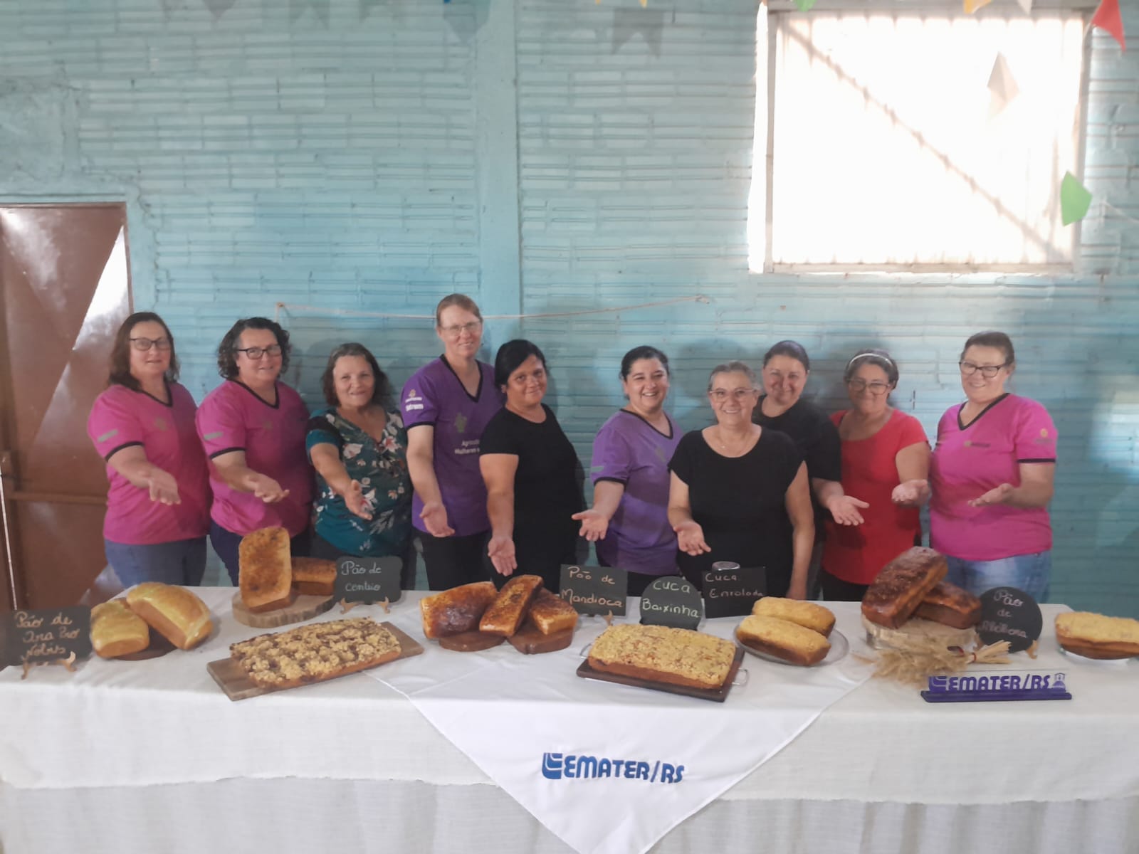 Mulheres rurais de Santa Rosa participam de curso de panificados Mulheres rurais de Santa Rosa participam de curso de panificados