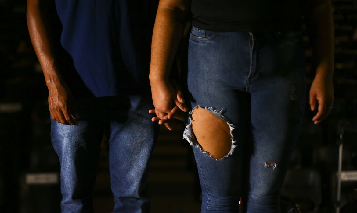 Proporção de famílias de casal sem filhos quase dobra em 22 anos Proporção de famílias de casal sem filhos quase dobra em 22 anos