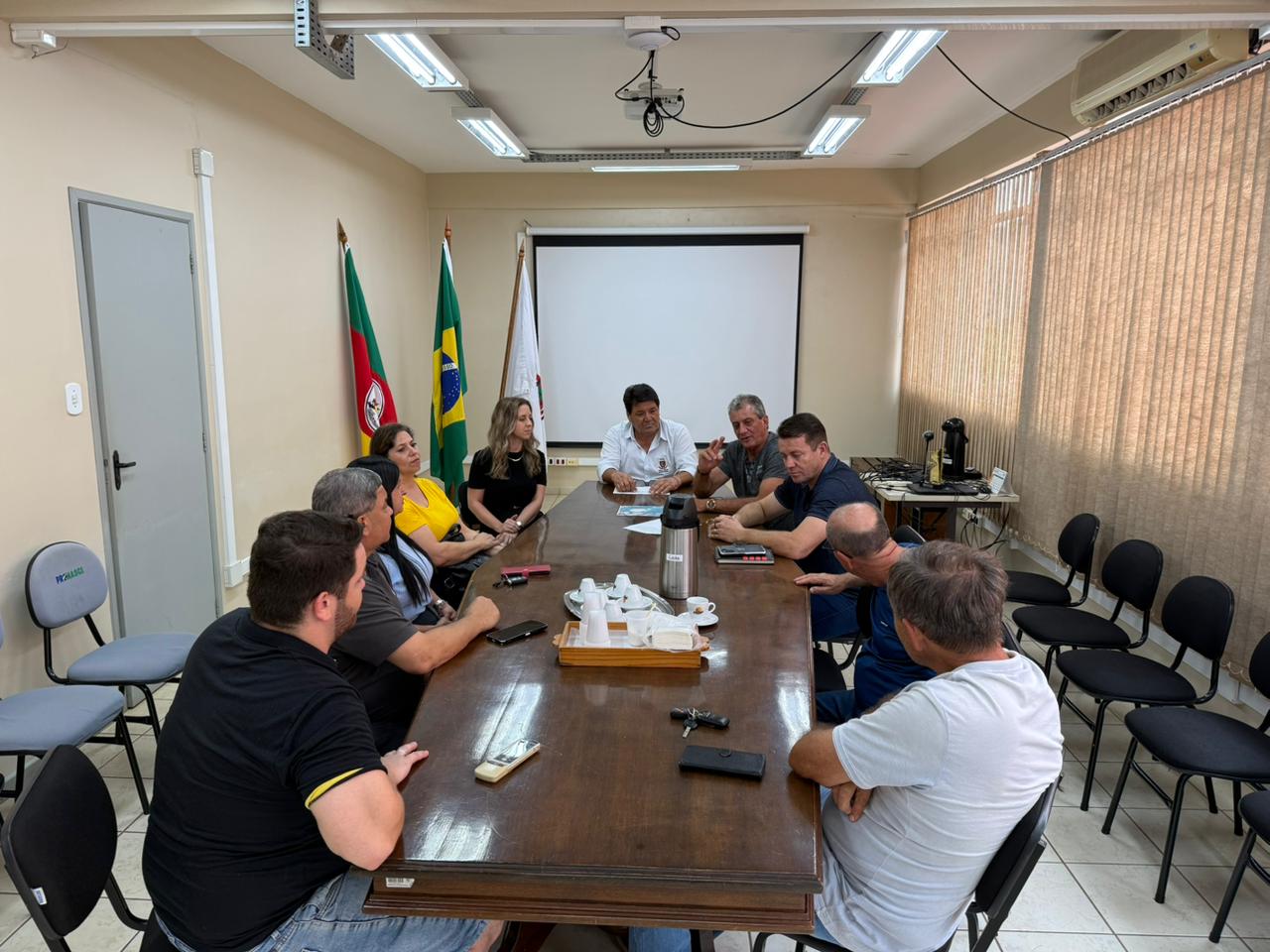 Timirinho assina licitação para obra de R$ 2 milhões no Campo da Aviação Timirinho assina licitação para obra de R$ 2 milhões no Campo da Aviação