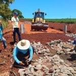 Obras de calçamento no interior