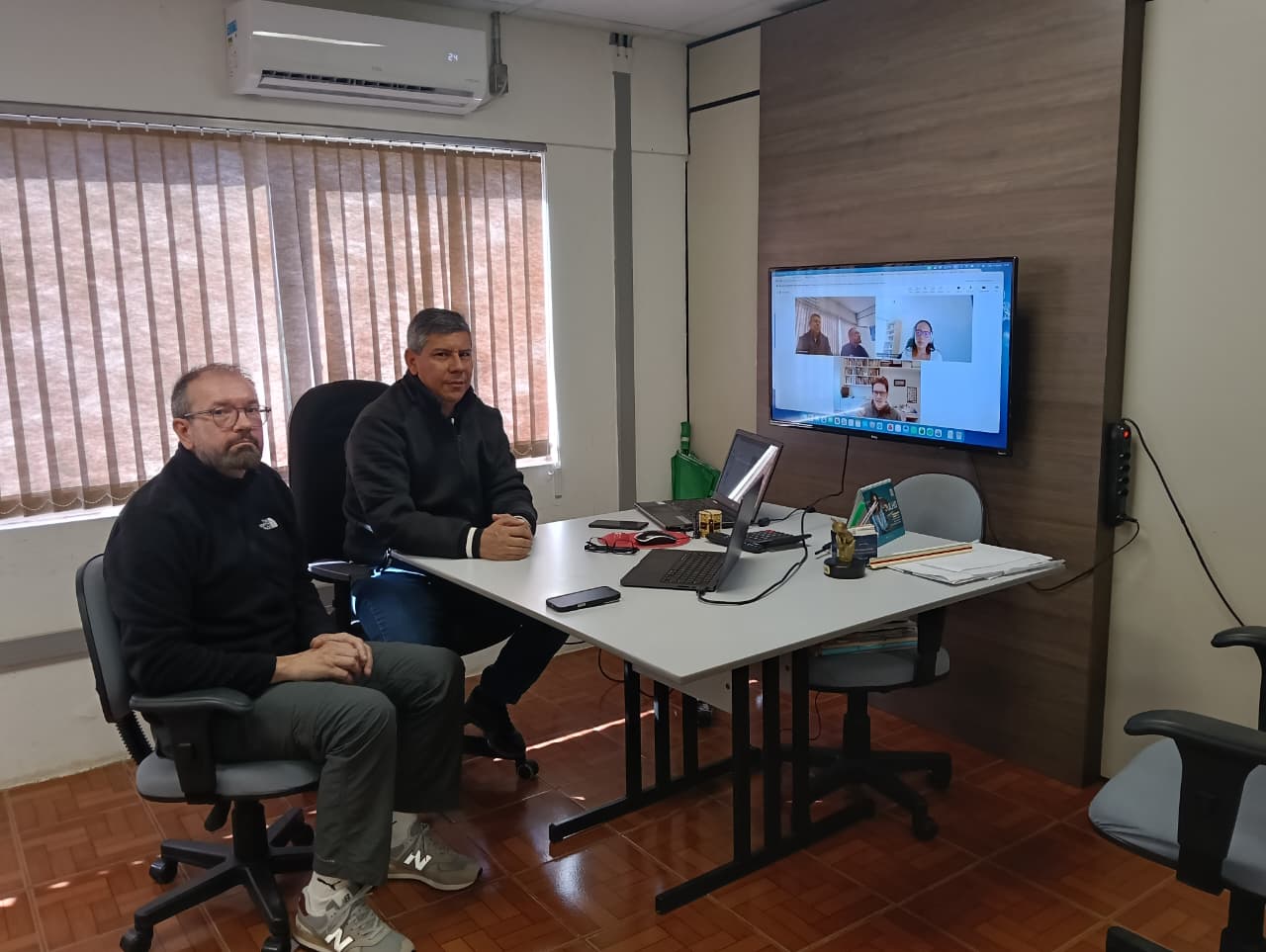 Santa Rosa discute inovação e cidades inteligentes em reunião com a Unijuí e a Universidade de Cambridge