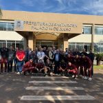 Prefeitura recebe homenagem do Santa Rosa Futsal após conquista do tricampeonato regional