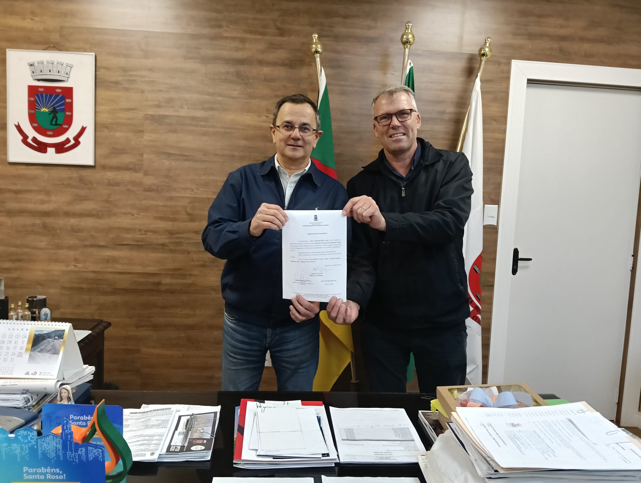 Assinada ordem de início para construção de praça no Loteamento Vargas Assinada ordem de início para construção de praça no Loteamento Vargas