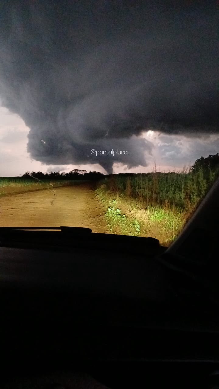 Tornado deixa rastro de destruição no Noroeste gaúcho