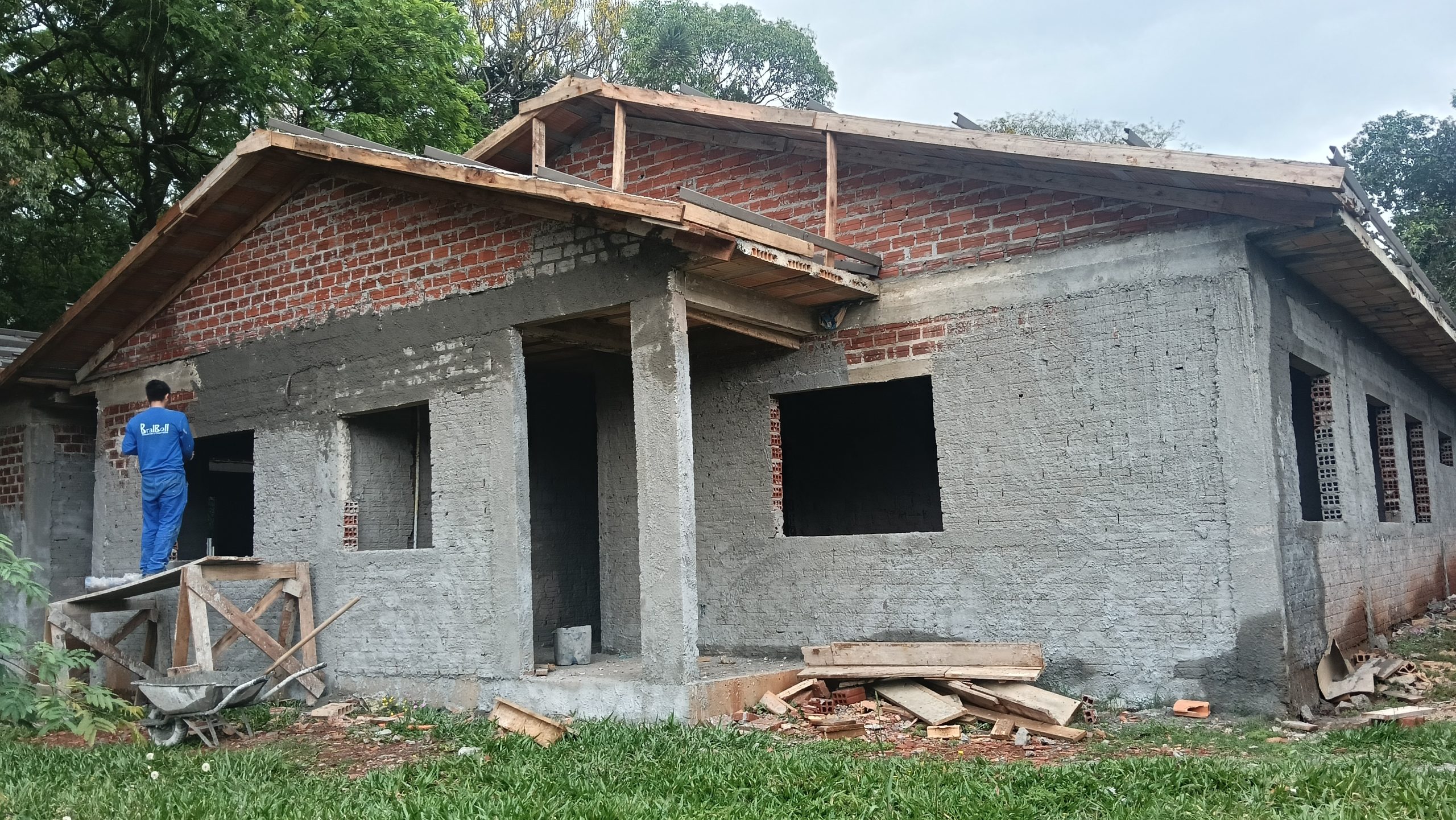 Obra do Centro-Dia do Idoso avança no Parque de Exposições