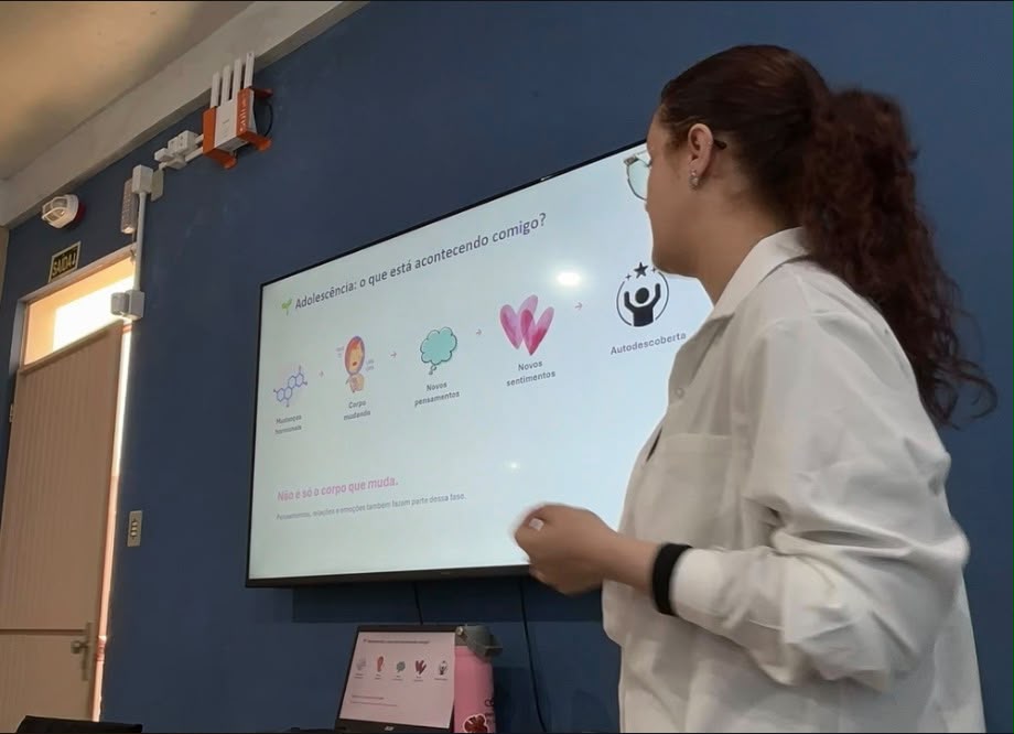 UBS Júlio de Oliveira promove diálogo sobre saúde sexual com adolescentes